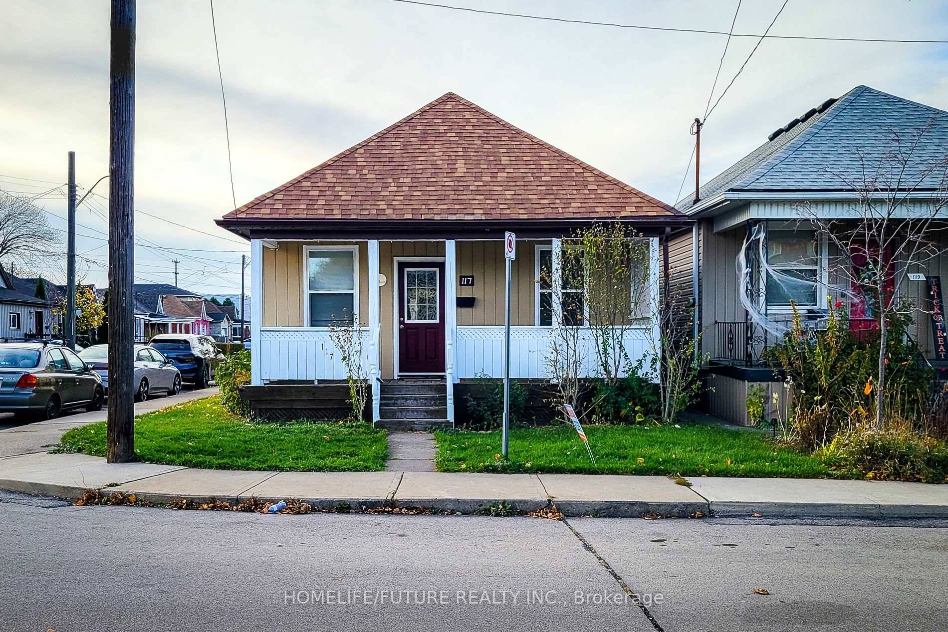 Move In Ready, Family Friendly On The North Home Side Neighborhood, The Entire Charming, Corner Lot, Detached Bungalow House For Rent.