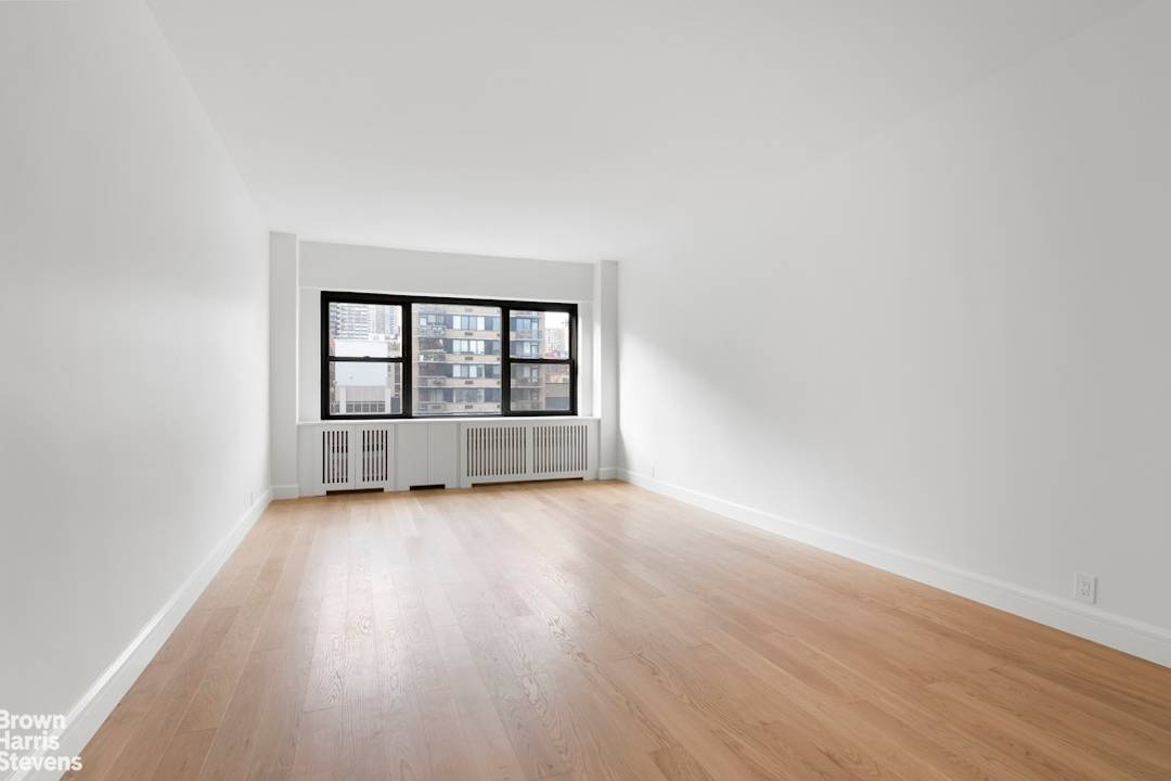 RENOVATED SPONSOR STUDIO NO BOARD APPROAL MOTIVATED SELLER Perched high on the 10th floor of 405 East 63rd Street, this sun drenched, south facing studio has been meticulously gut renovated ...