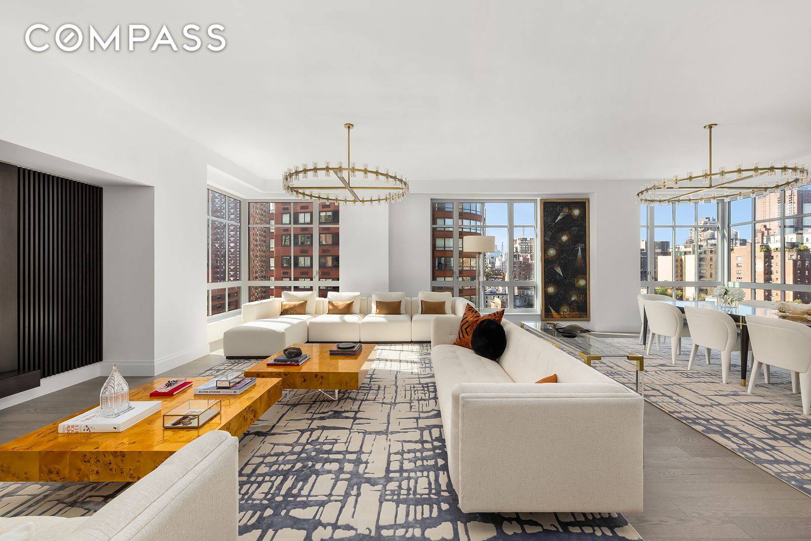 Perched on the 12th floor and occupying the entire southern side of the building, this immaculate and grand five bedroom home is flooded with light all day long.