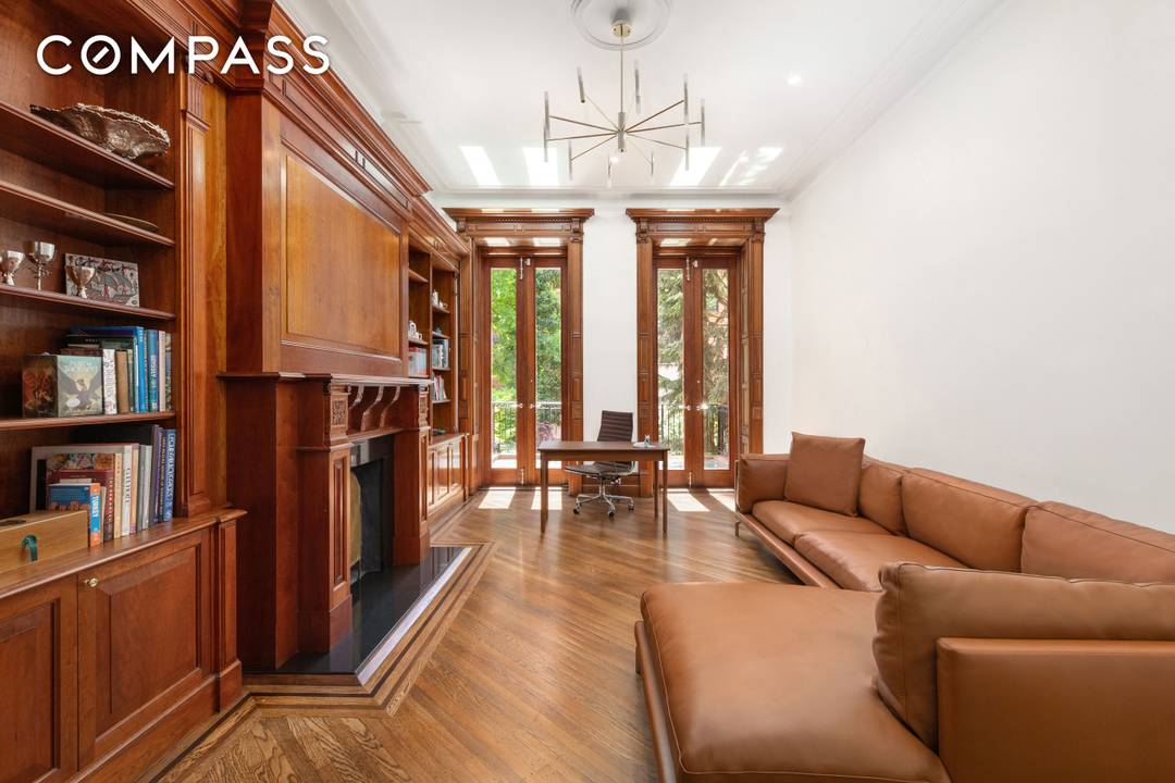 Perfectly perched in the heart of Carnegie Hill, one of the Upper East Side's most desired enclaves, 128 East 92nd Street is a recently renovated Queen Anne Style townhouse on ...