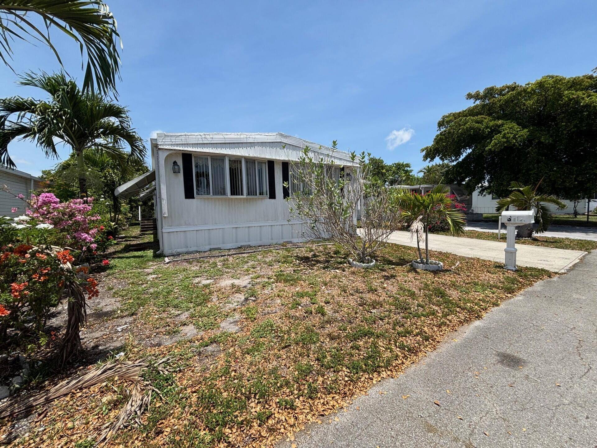 CALL TODAY TO VIEW THIS BEAUTIFULL, SPACIOUS AND VERY WELL MAINTAINED HOME WITH 4 BEDROOMS, 2 BATH'S AND CENTRAL AIR.