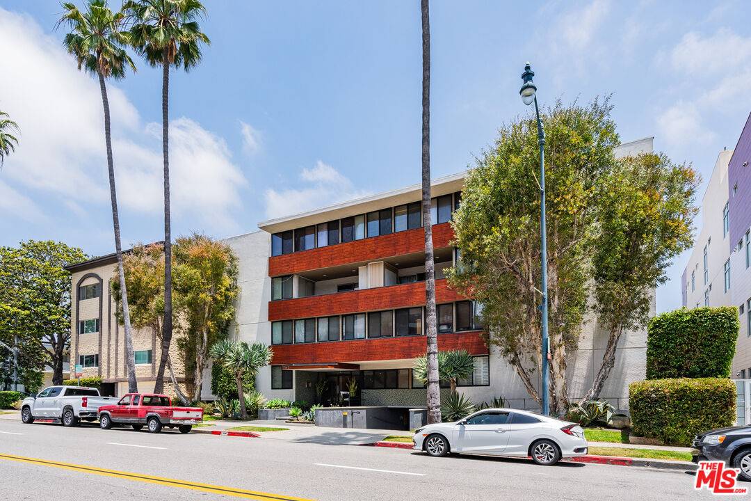 262  N Crescent Dr 2BR Beverly Hills Post Office | B.H.P.O. La