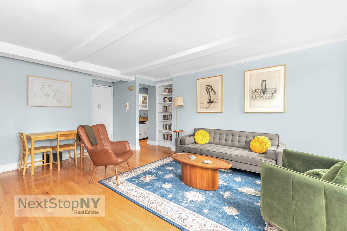 235 East 49th Street, Unit 11G Turtle Bay Welcome Home to your bright, oversized 1 bedroom, 1 bathroom corner unit prewar gem nestled in the heart of historic Turtle Bay.