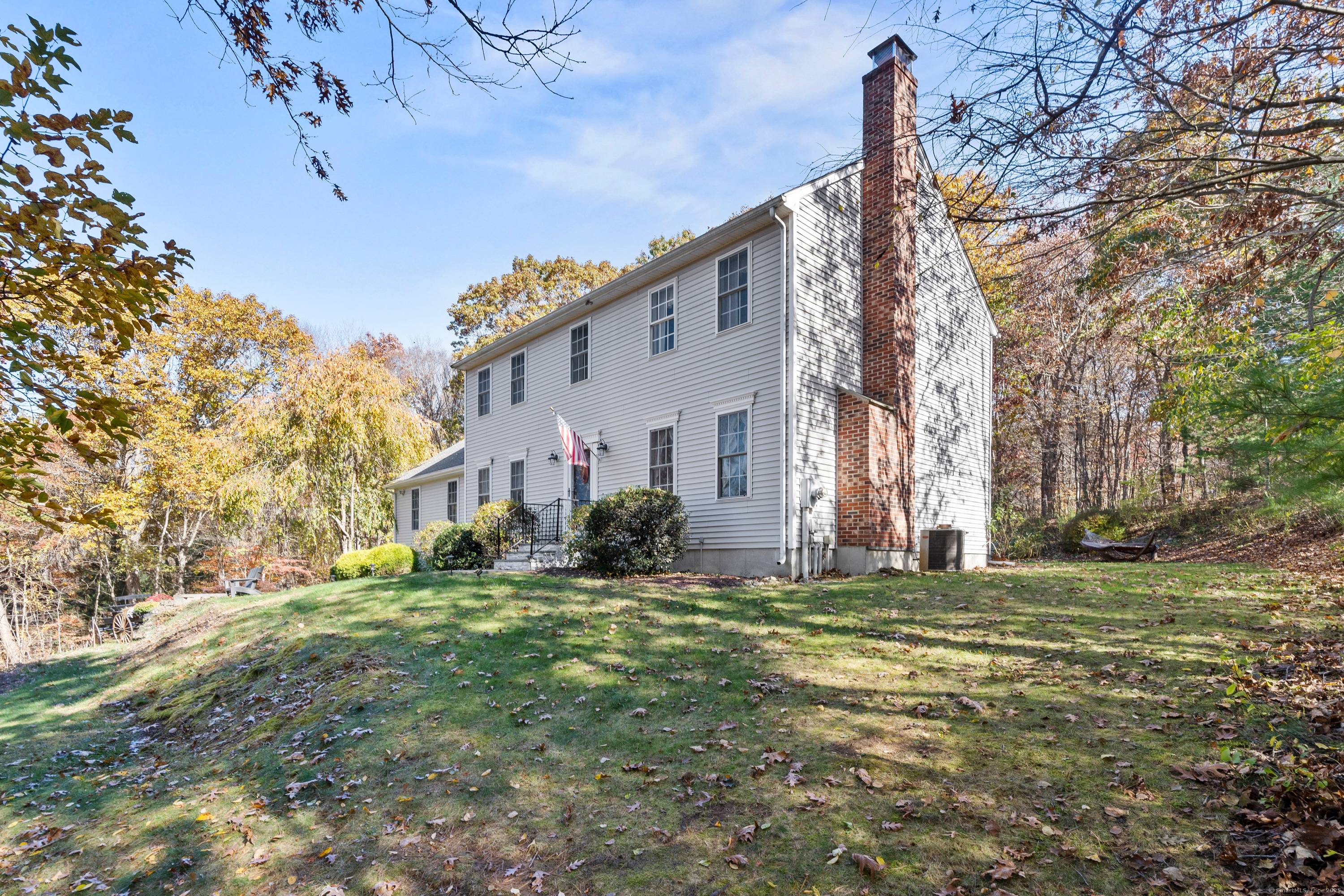 Stunning 5 Bedroom Home on a Private 1 Acre Cul de Sac Lot This beautiful home offers over 3, 000 total square feet of living space with 5 bedrooms and ...