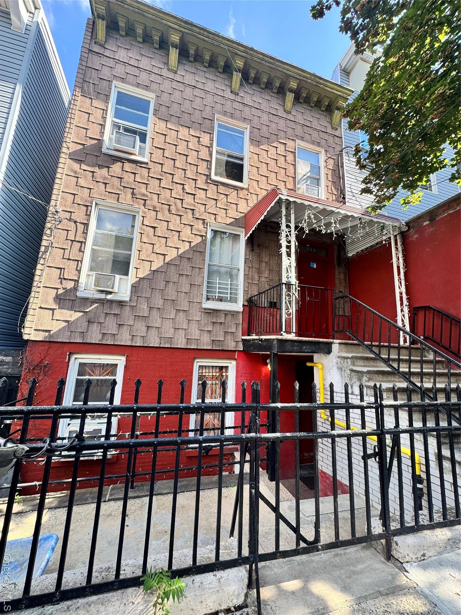 Three family friendly investment property located in the heart of the Bronx.