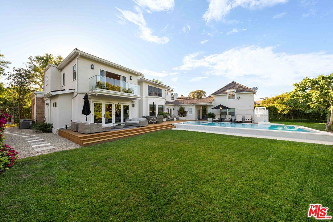 228 S Hudson Ave 5BR Mid Wilshire La