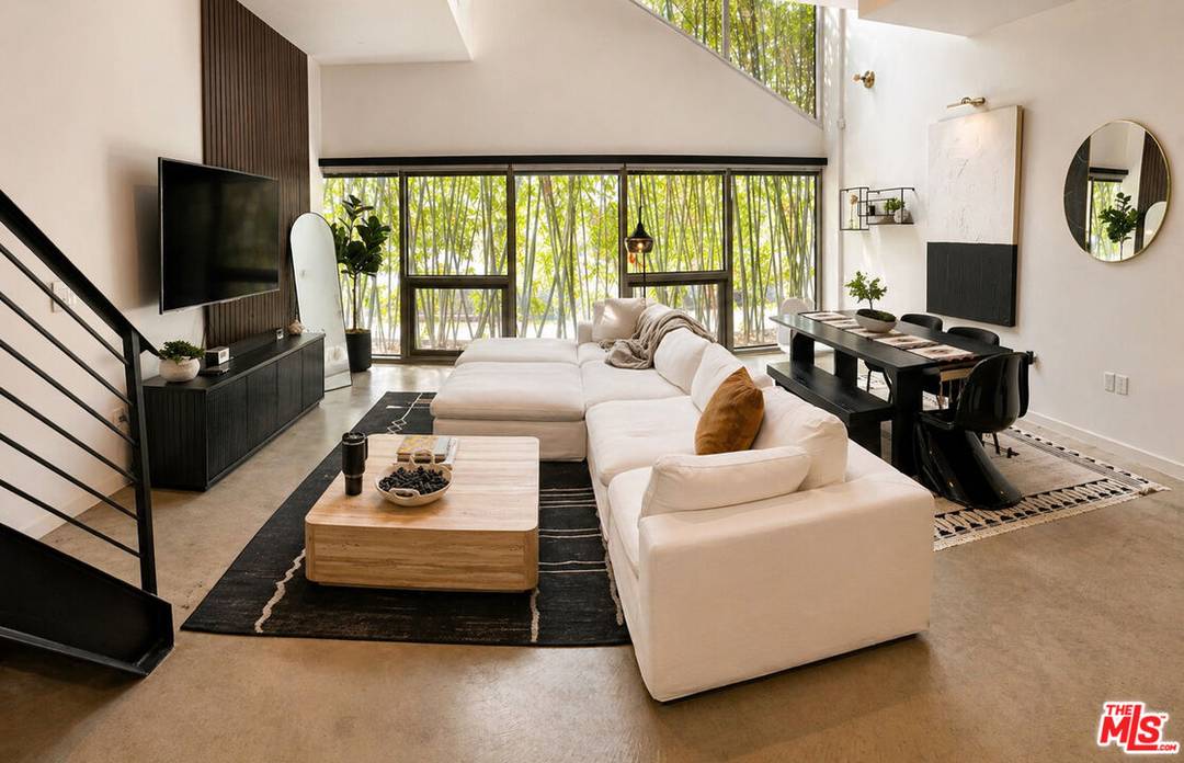 803 Wilcox Ave 3BR Hancock Park La