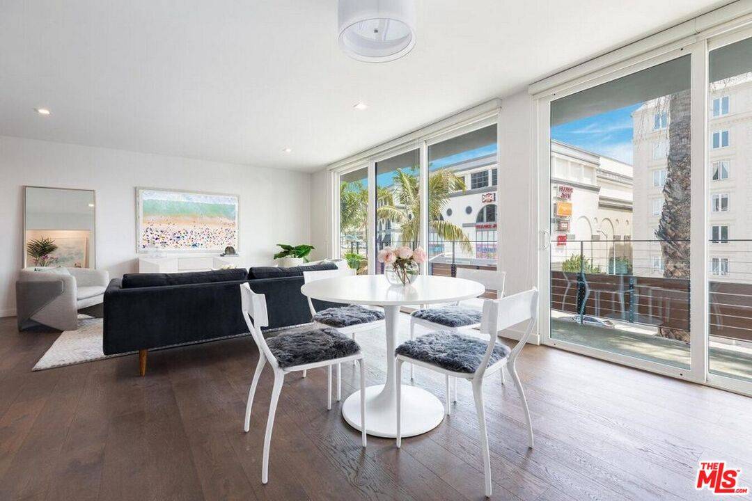 1425  N Crescent Heights Blvd 2BR Hollywood Hills East La