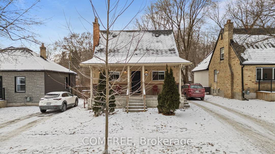 This Charming 1 1 2 story duplex located in the heart of Blackfriars.