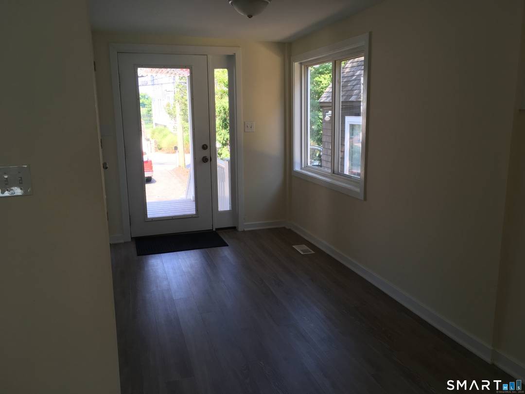 Waterfront Cottage on Long Island Sound !