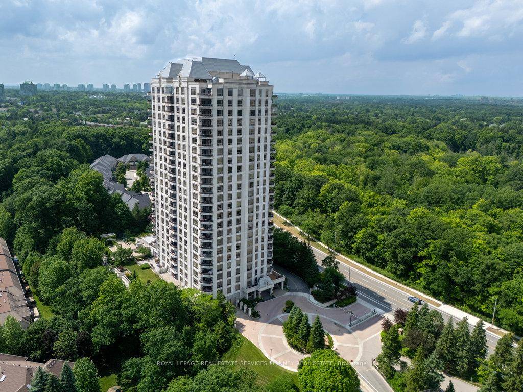 Welcome to The Palace, one of Mississaugas most prestigious and highly sought after condominium communities.