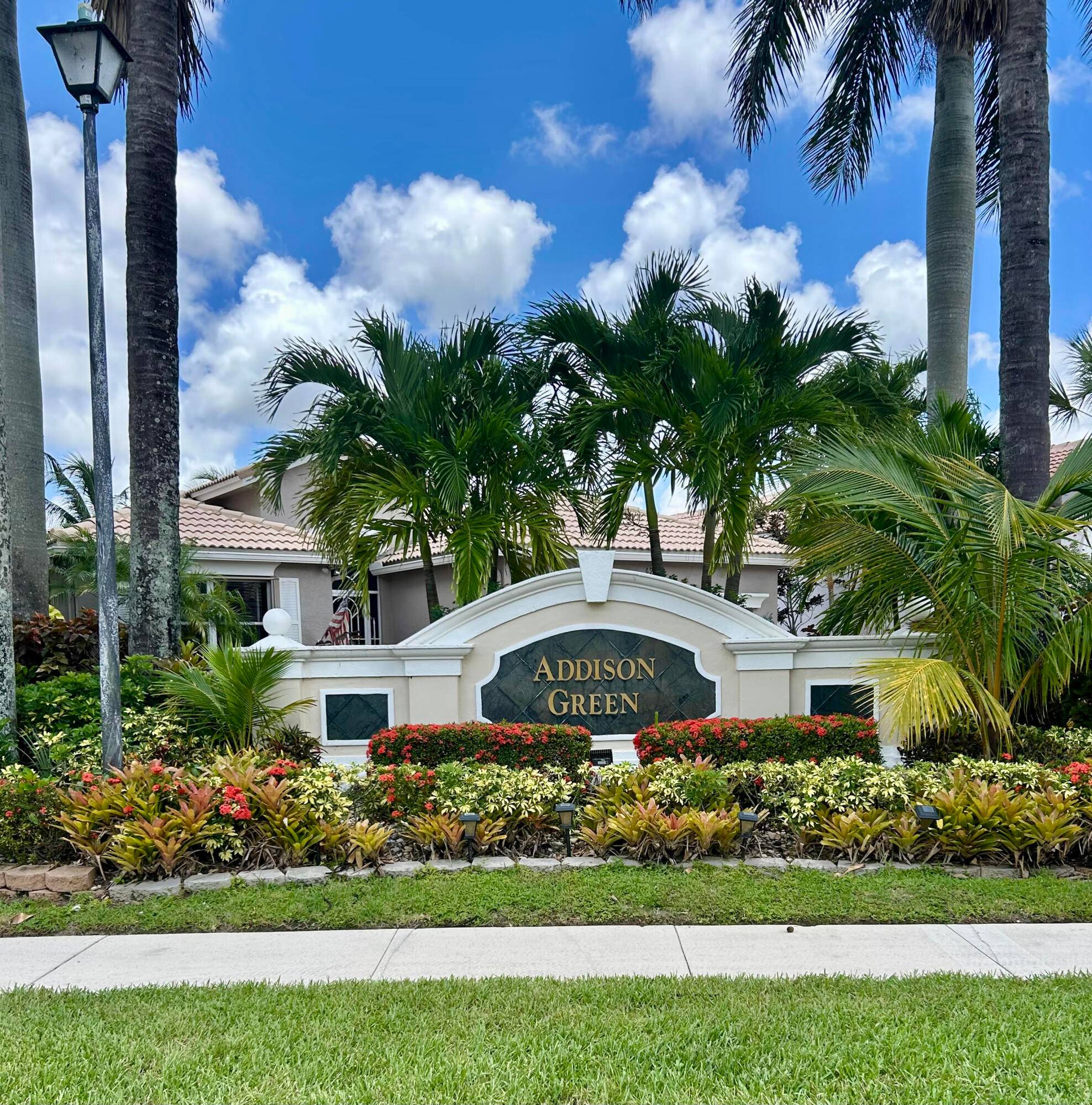 ABERDEEN COUNTRY CLUB. A LIFESTYLE OF DISTICTION !