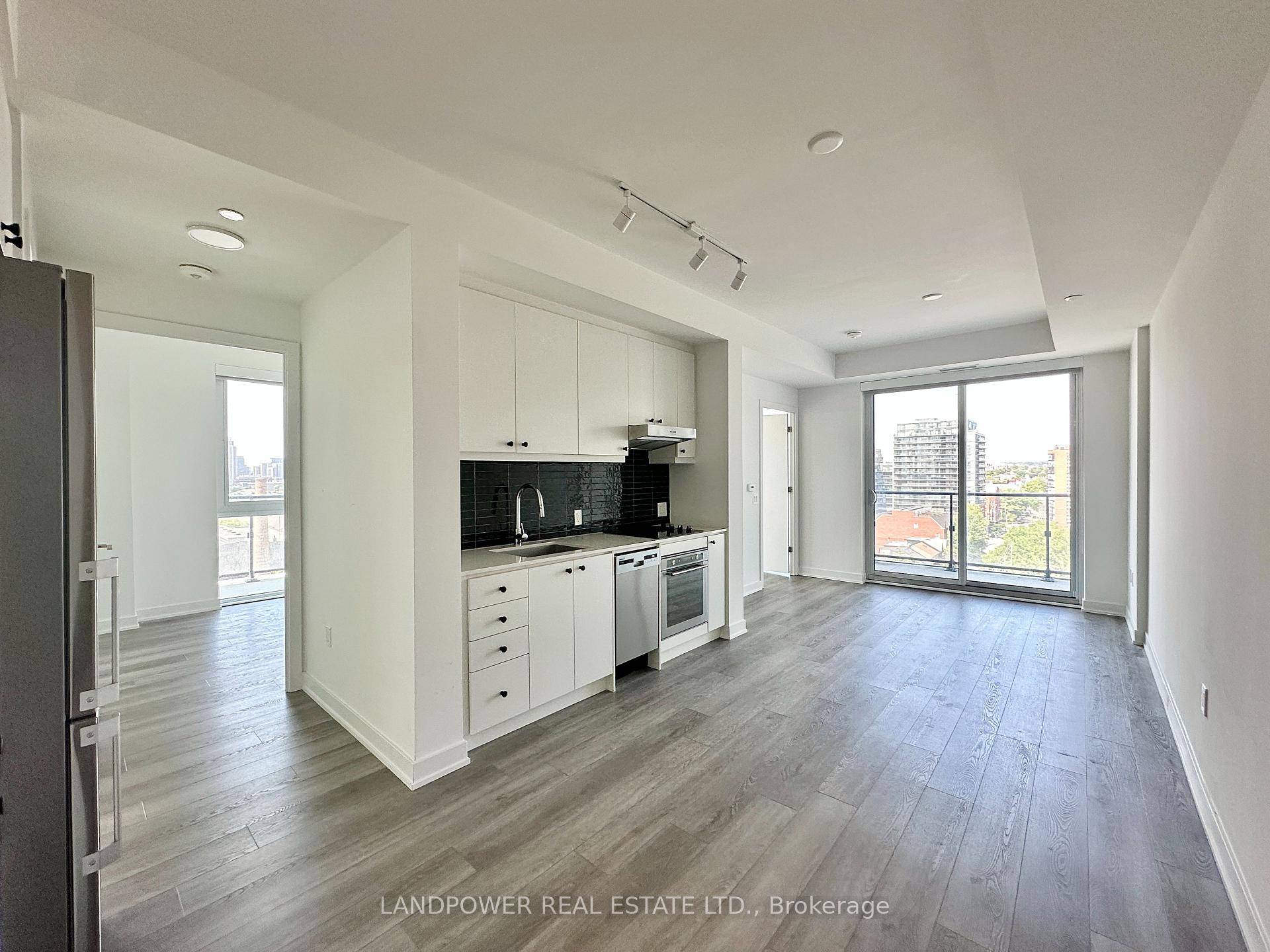 Spacious 3 Bedrooms amp ; 2 Full Bathrooms Upper Level Corner Unit with Stunning North West View.