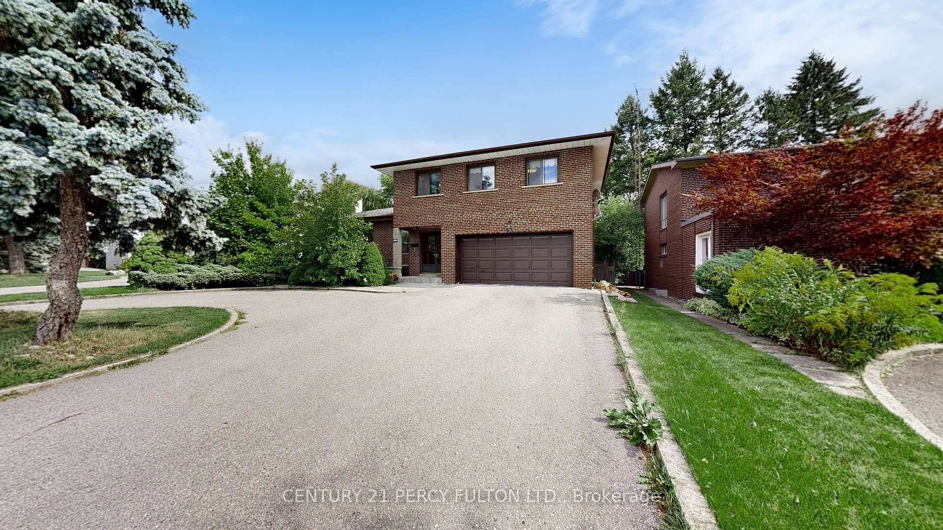 Stunning Property in Prestigious Bayview Glen !