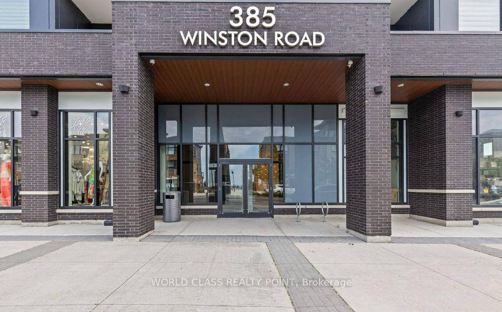 Gorgeous Luxury 1 Bed Den suite, with parking amp ; Locker in a lake side condo with breathtaking views of Lake Ontario.
