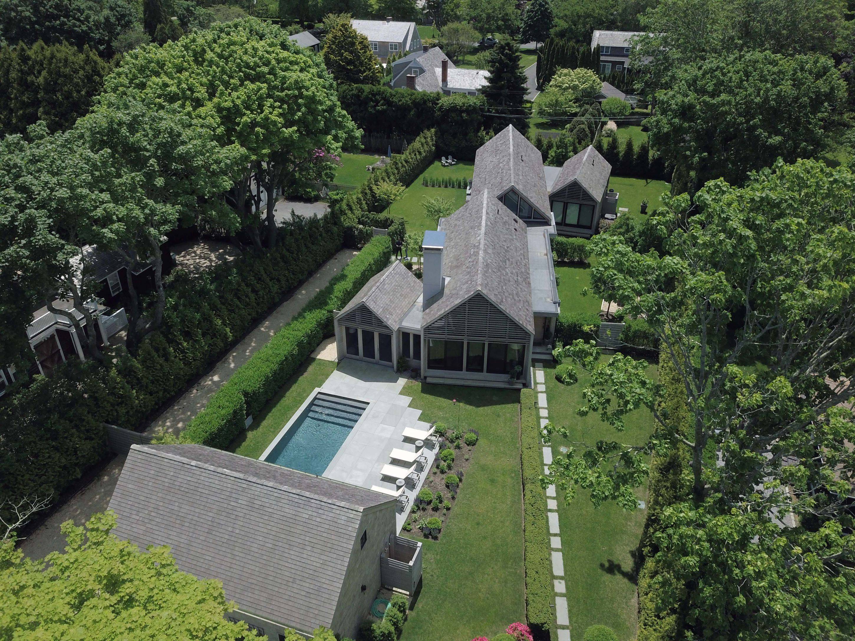 East Hampton Village- 5 Bedrooms / 4.5 Baths