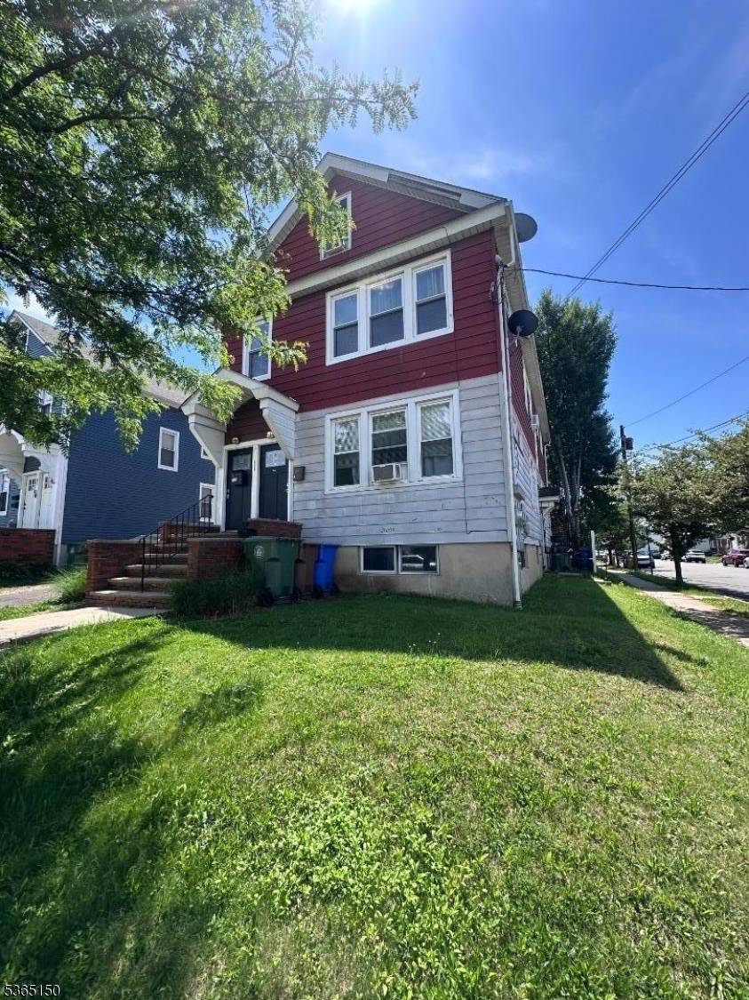 Great investment opportunity in the heart of Linden !