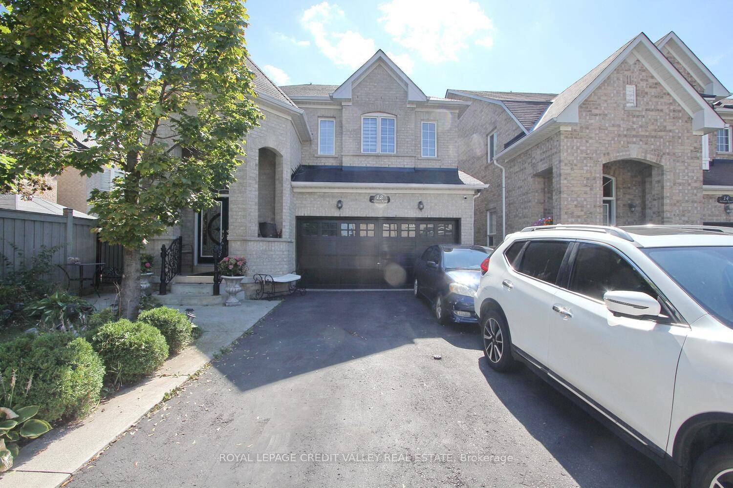 Delight in this beautiful 4 2 bedroom, 5 bath home offering style, comfort, and functionality.