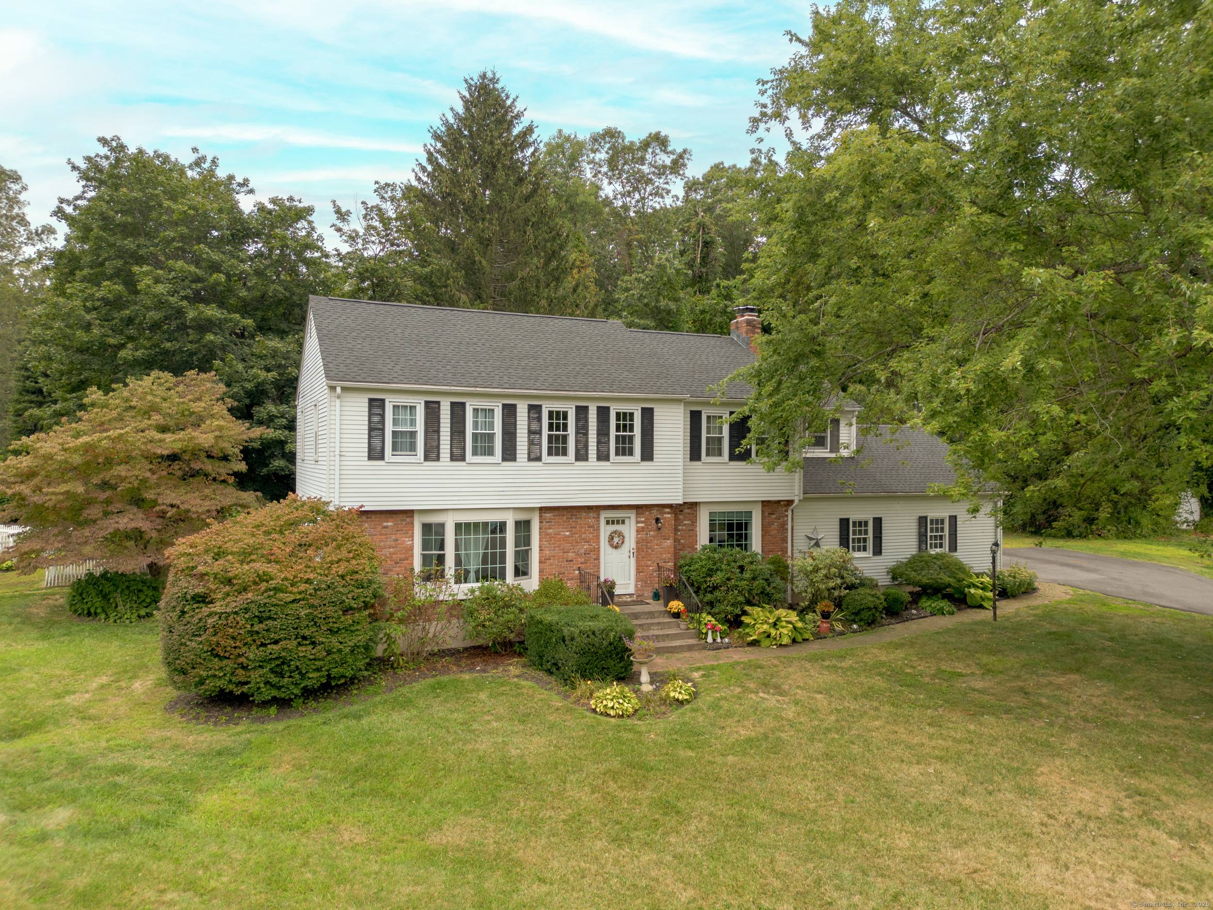 Welcome to this beautiful colonial located in one of Cheshire's most desirable neighborhoods, within a nationally recognized Blue Ribbon school district.