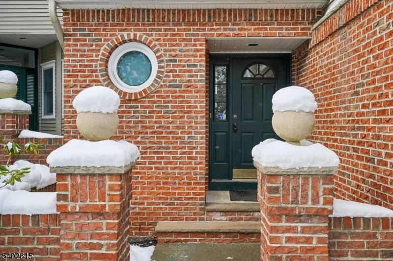 Beautifully maintained 2 bedroom, 3 full bath B unit, freshly painted throughout and ideally situated just off Route 280.