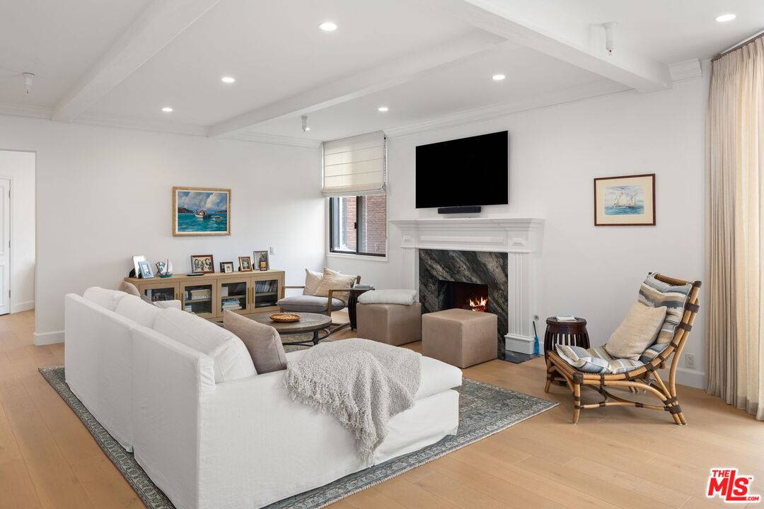 300  N Swall Dr 2.0 Beverly Grove LA
