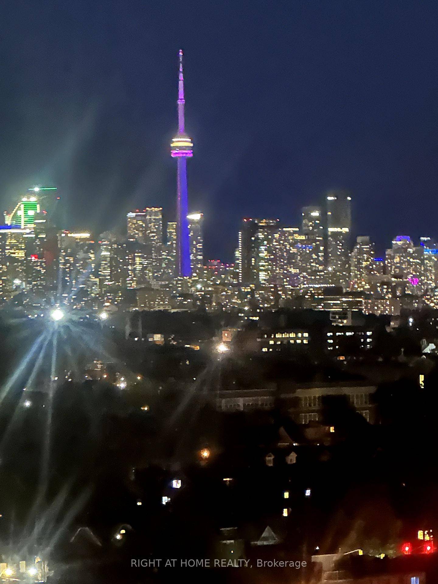 Brand new one bedroom den located in Toronto's vibrant lower junction !