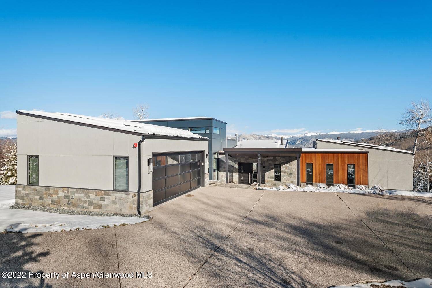 12 East Ridge Road is a brand new luxury home available to rent this Holiday season in Snowmass Village.