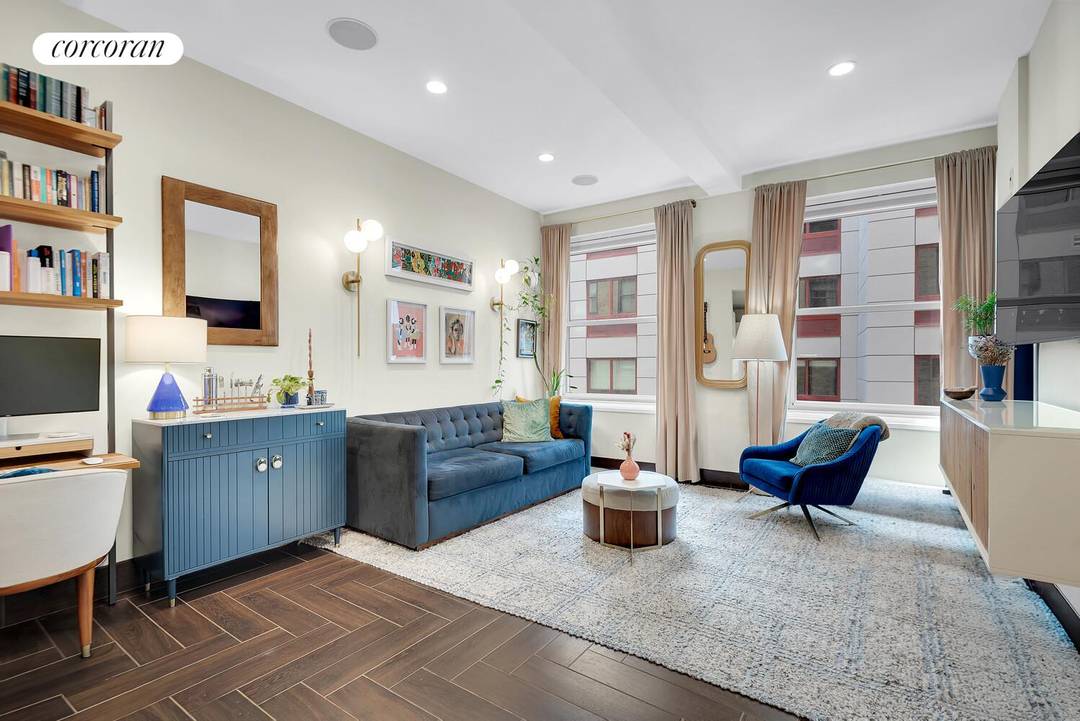 Welcome to Residence 516 at The Greenwich Club, a meticulously renovated one bedroom, one bathroom home in one of the Financial District's finest full service condominiums.