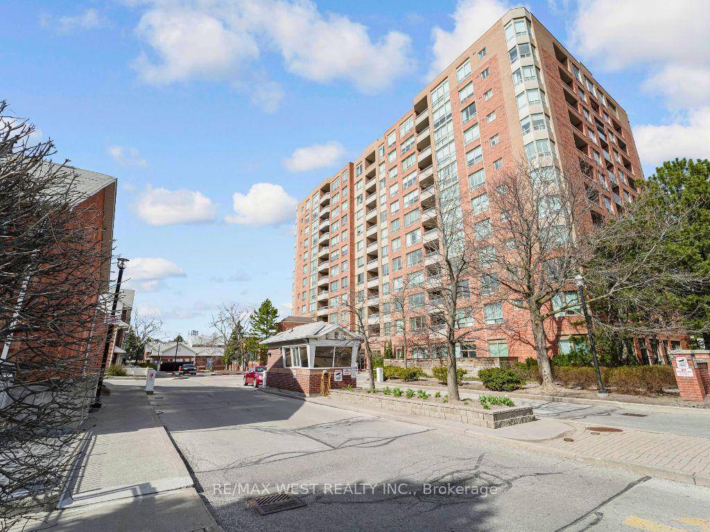 Plaza Del Sol By Tridel. Great Neighborhood Right Next To TTC.