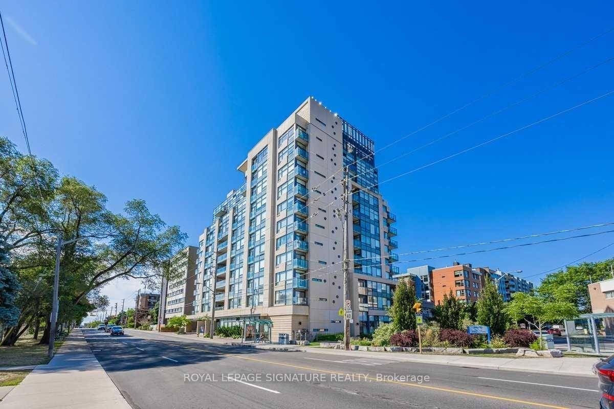 Fabulous Opportunity To Live In This Convenient Location Of Central East York.