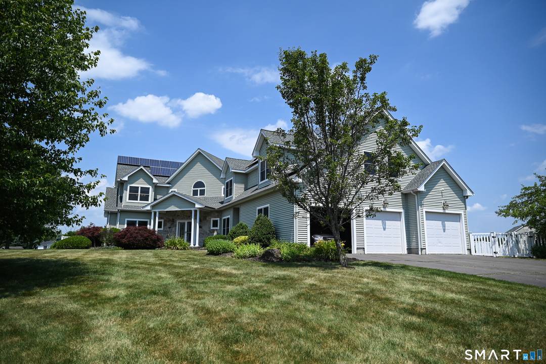 Discover a spacious and serene retreat in desirable North Haven, Connecticut perfect for families, friends, or if you are working in the area.