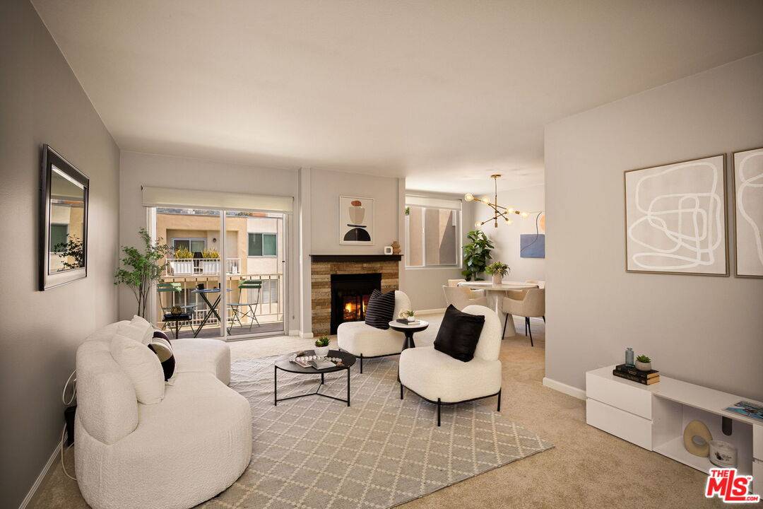927  N Kings Rd 1BR Sunset Strip La