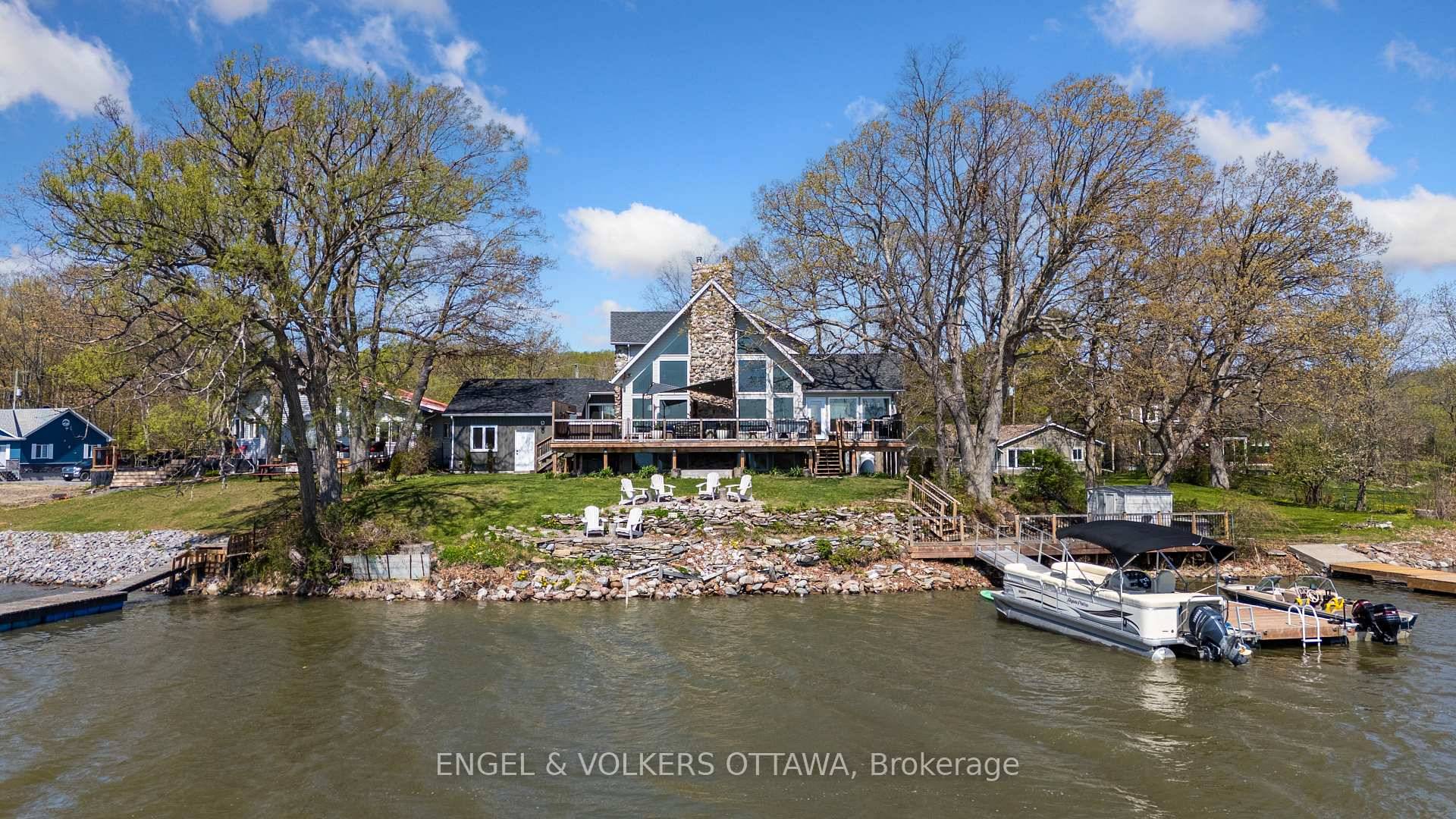 Exceptional Waterfront Living on Howe Island.