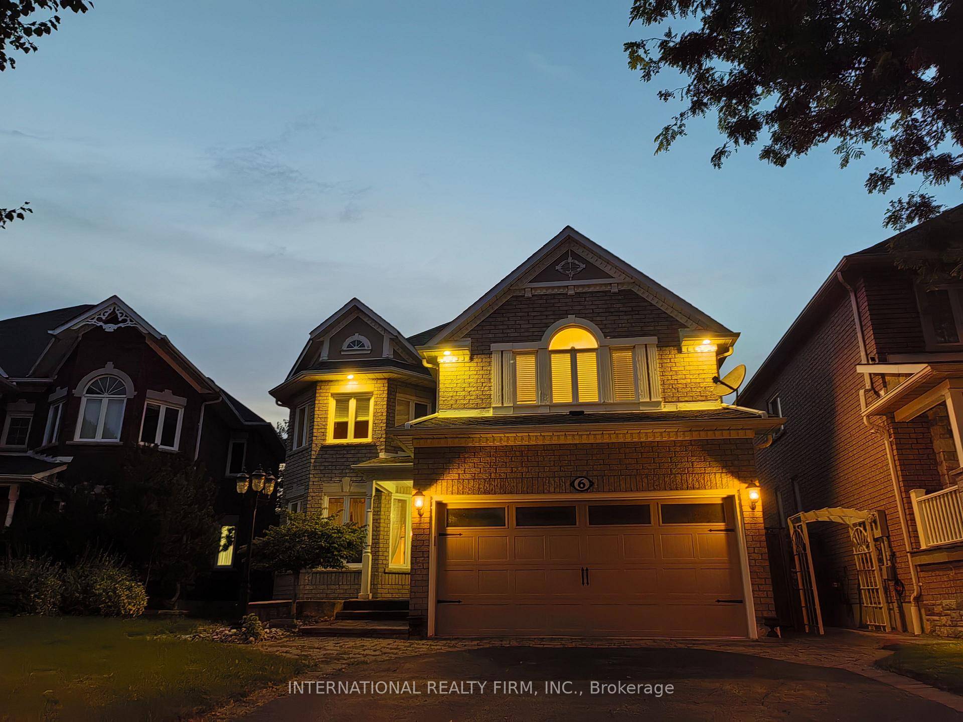Charming 4 Bdrm Home In Pickering Village, A Desirable Neighborhood For Your Growing Family ; Nestled In A Serena, Tree Lined Crescent ; This Stunning 4 1 Home Exudes Classic ...