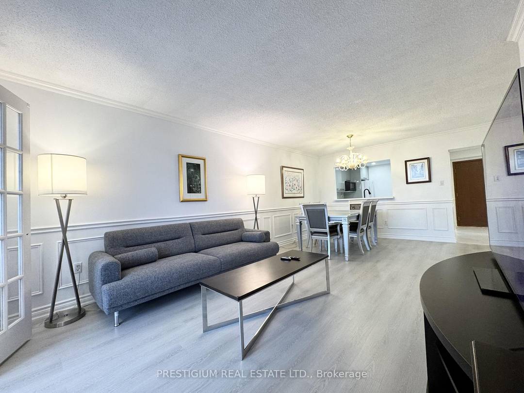 Spacious 1 sunroom condo ideal for mature residents.