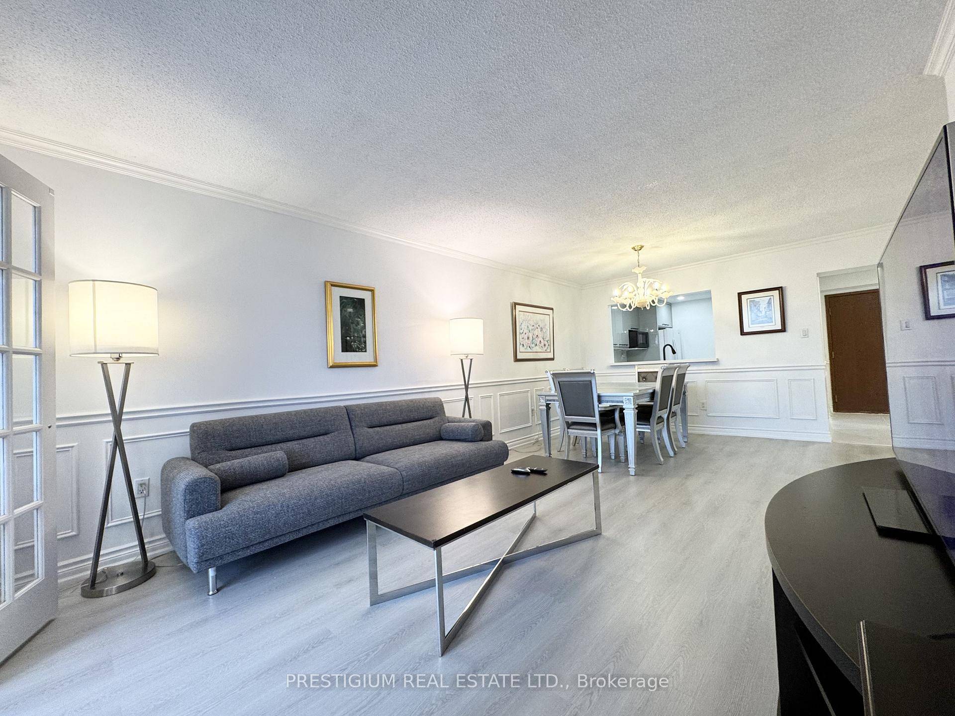 Spacious 1 sunroom condo ideal for mature residents.