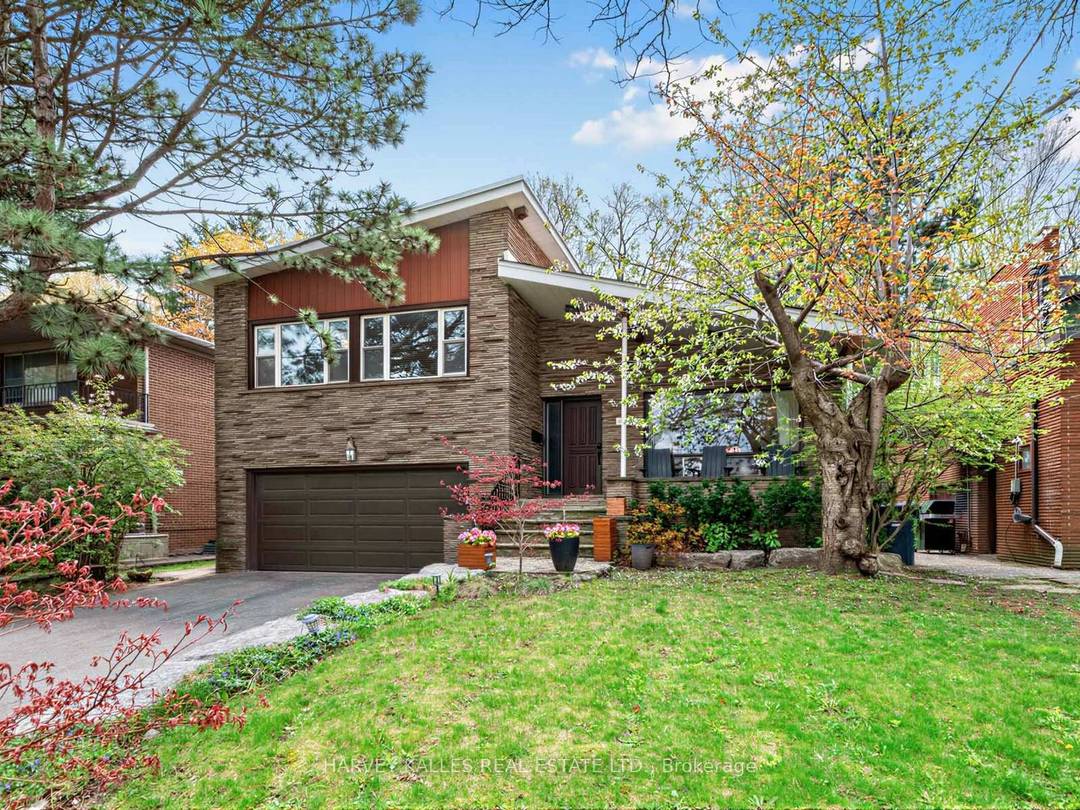 Nestled on a premier cul de sac in one of Englemount's most sought after enclaves, this spacious 4 2 bedroom detached home offers an exceptional combination of space, comfort, and ...