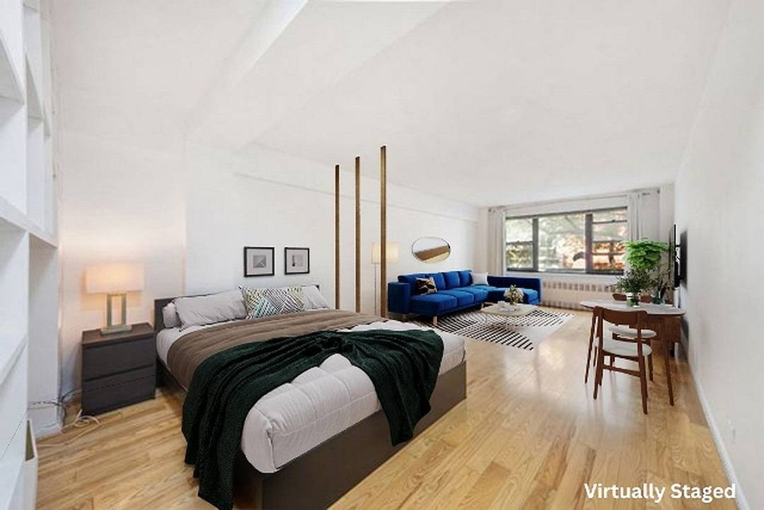 Move In Ready Oversized Studio 24 Hours Doorman Central Park is Only 3 Blocks Away UNLIMITED Subletting After 2 Years of Ownership Welcome to this freshly updated and exceptionally spacious ...
