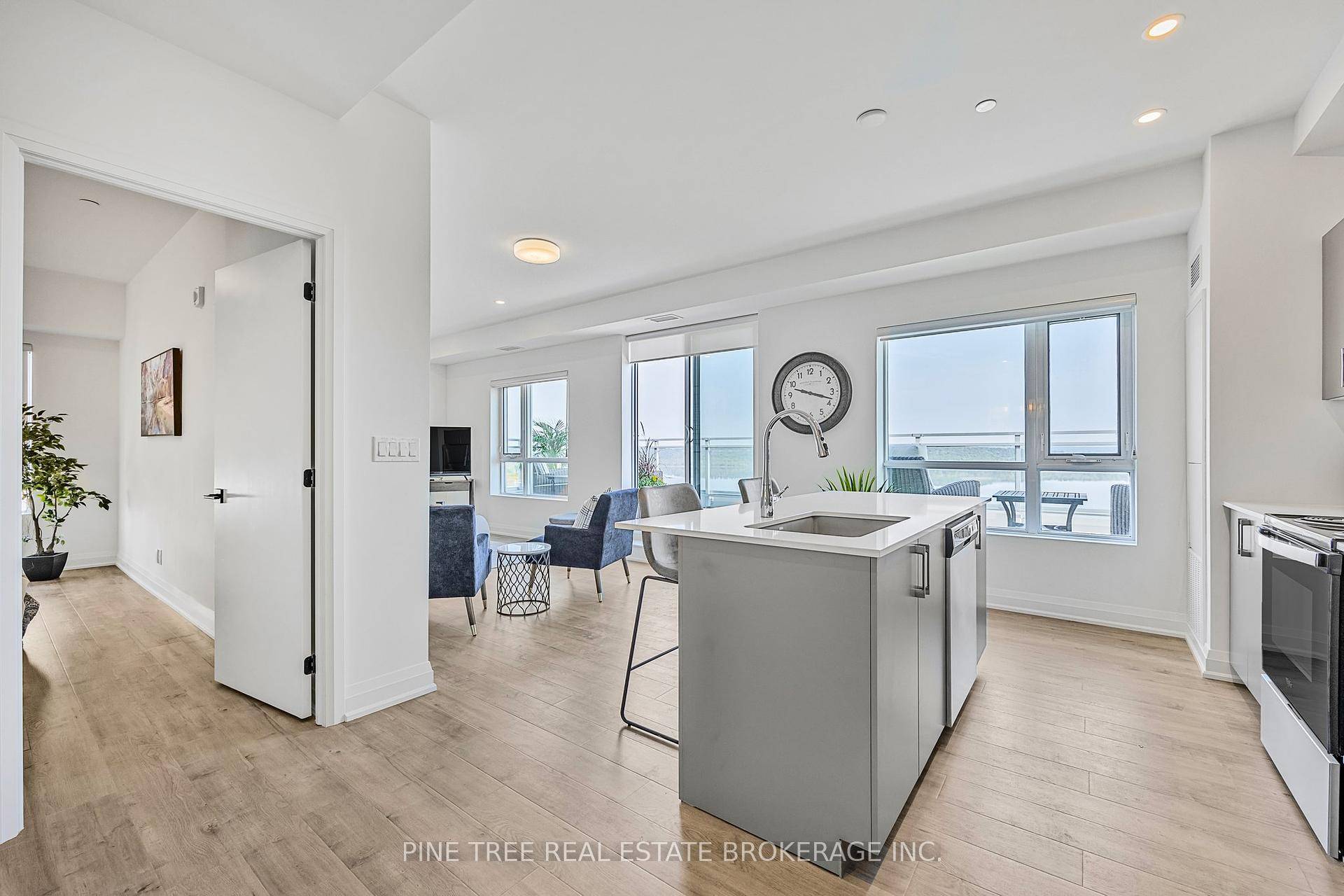 Stunning Penthouse with Sprawling Terrace !