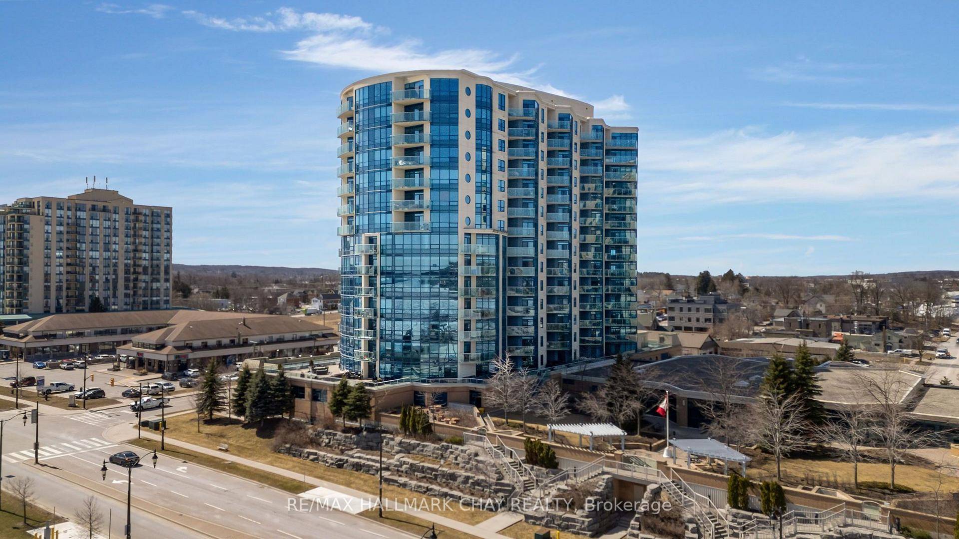Welcome to the luxury of Nautica Barrie's ultimate waterfront condo residence !