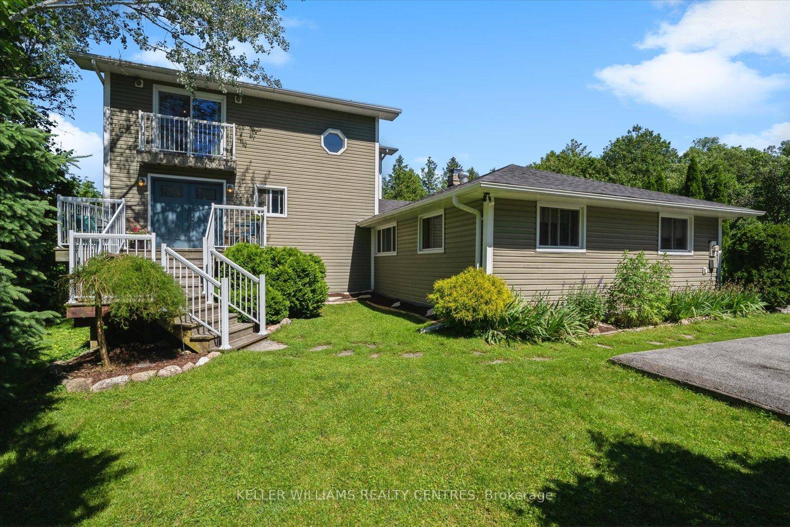 Welcome to your dream home in the heart of Georgina !