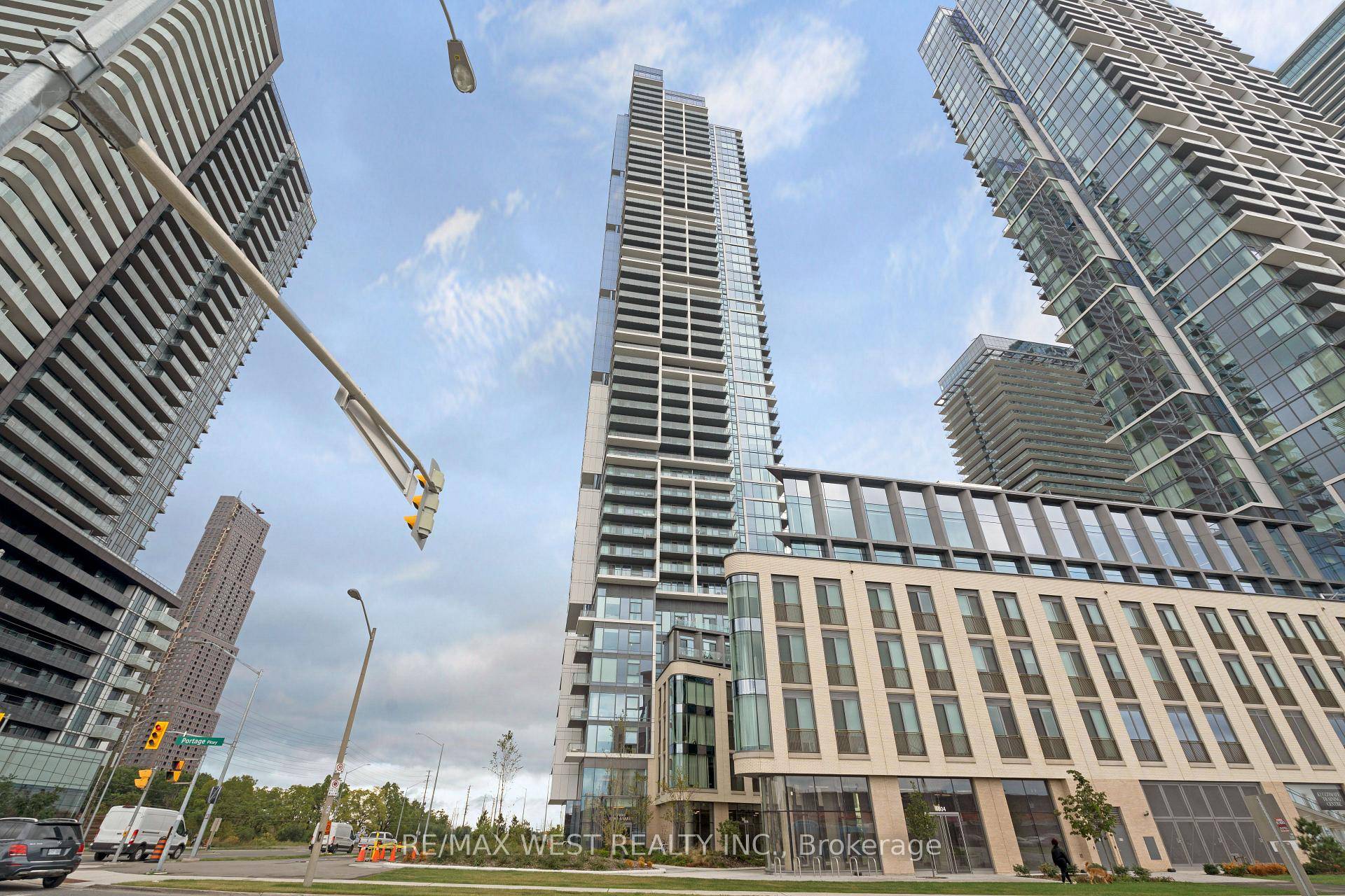 Welcome to 7890 Jane St Amazing condo building and location at Highway 7 and Jane St.