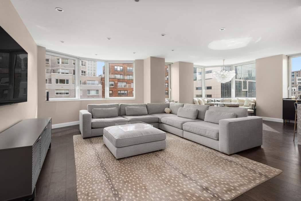SPACIOUS 3 BEDROOM 3. 5 BATH CONDO AT THE EMPIRE RESIDENCE Perfectly positioned on a charming tree lined block on East 78th Street at Third Avenue, this beautifully renovated three ...