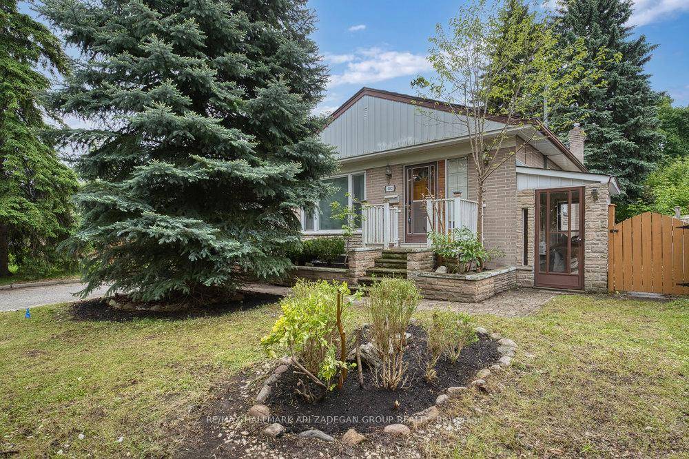 Client Remarksbeautifully Renovated Home In Prime Richmond Hill Location !