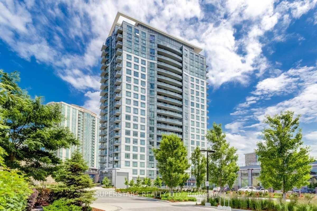 Welcome to this beautifully maintained luxury condo featuring a spacious 1 Bedroom Den layout with soaring 9 foot ceilings and stylish laminate flooring throughout.