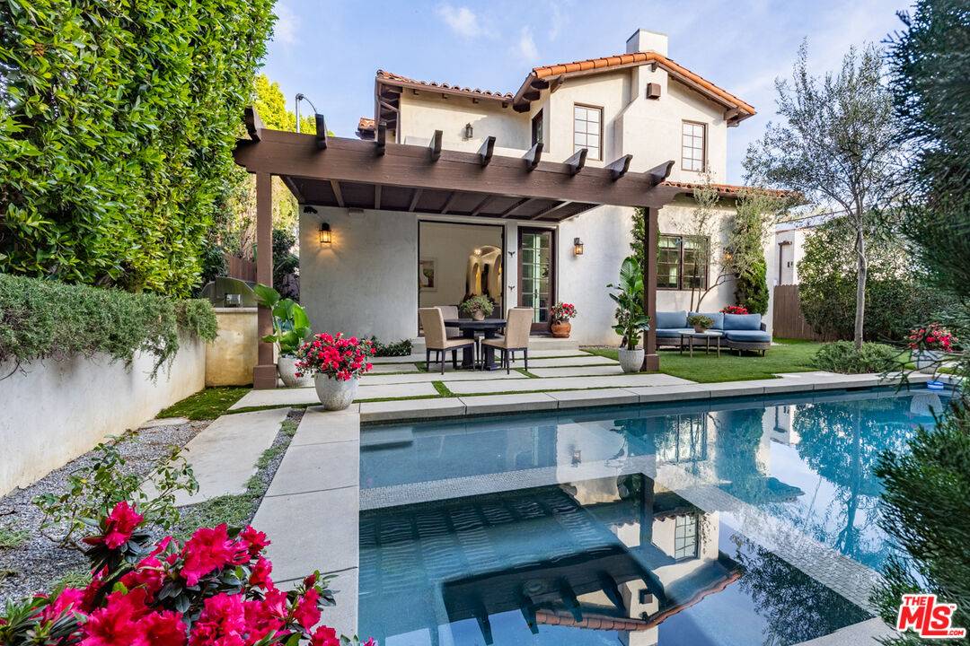 735  N Stanley Ave 4BR Hollywood Hills East La