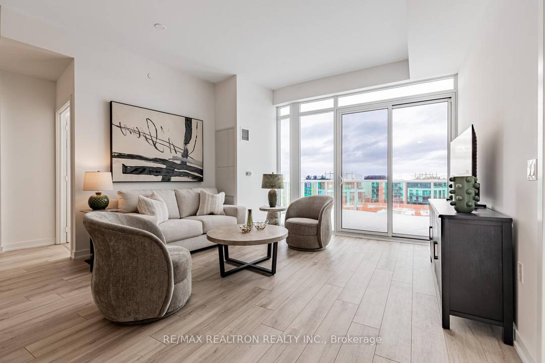 Exceptional Top Floor Sunseeker Suite with Marina amp ; Boardwalk Views Welcome to Unit 620 at Sunseeker one of Friday Harbour's most unique and desirable floor plans.