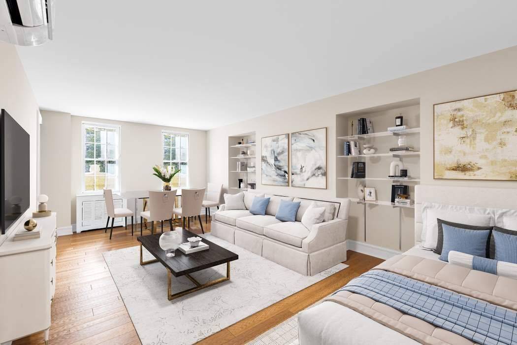 Rarely do you find an oversized studio apartment with gorgeous Park Avenue exposures.