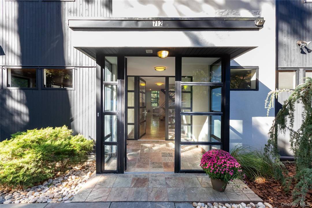 Modern Architectural Masterpiece in Riverdale's Prestigious Estate Section Experience the perfect harmony of modern design, luxury, and tranquility in this one of a kind contemporary residence, set within a private ...