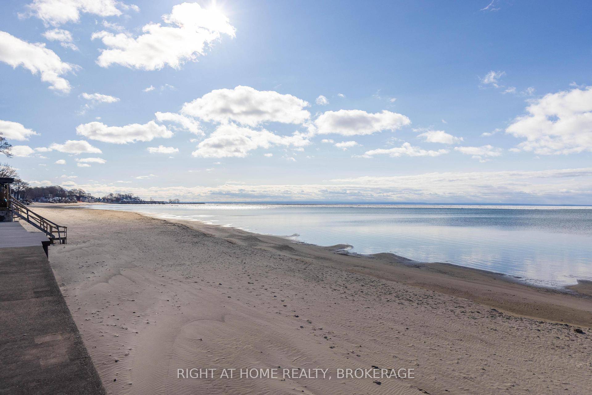WELCOME TO BAY BEACH, WHERE A PRIVATE BEACH AWAITS YOU !